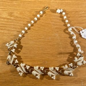 Lucite Leaf Choker Designer Dodd Pearl White Gold Tone 14" Women's Necklace